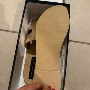 Steve Madden Greece rose gold sandals brand new never worn in the box
